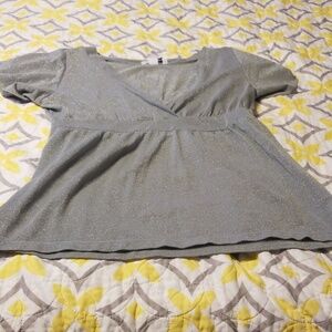 👩 shimmery grey top ❤